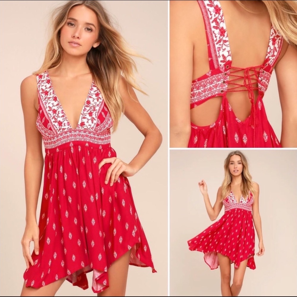 NWT Lulu's Wildwood Red Open Back Lace Up Deep V Flowy Plunge Paisley Mini Dress